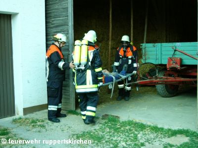 Bergung einer verletzten Person mit PA Ausr�stung