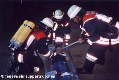 Sichern vor dem Bergen der Verletzten